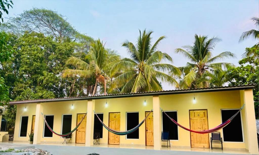 Hostal Camila'S Tamanique Ngoại thất bức ảnh